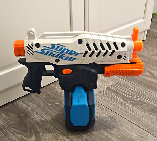 Nerf super soaker - nerf,